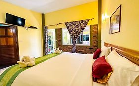 Lanta Baan Nok Resort